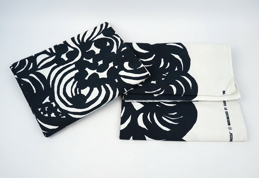 Kaarina Kellomäki, gardinvåder, ett par, ''Keisarin Puutarhassa'', Marimekko, Finland, 1966.