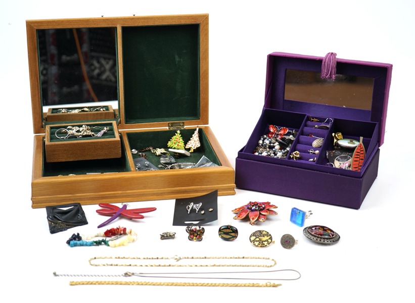 Bijouterier i 2 st smyckeskrin.