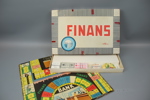 Sällskapsspel, 8 st, bl.a Finans och Vikinga-Spelet.