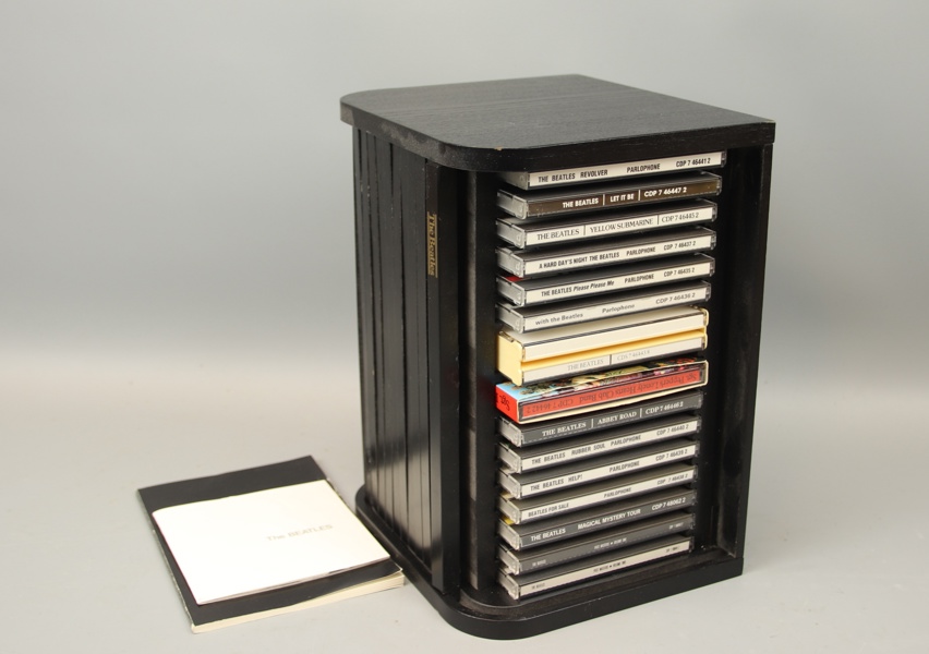 The Beatles Box set, samlingsbox med 16 CD-skivor samt broschyr, EMI/Capitol , 1988.