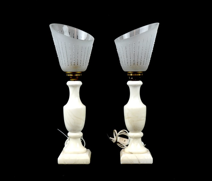 Bordslampor, ett par, alabaster/glas.