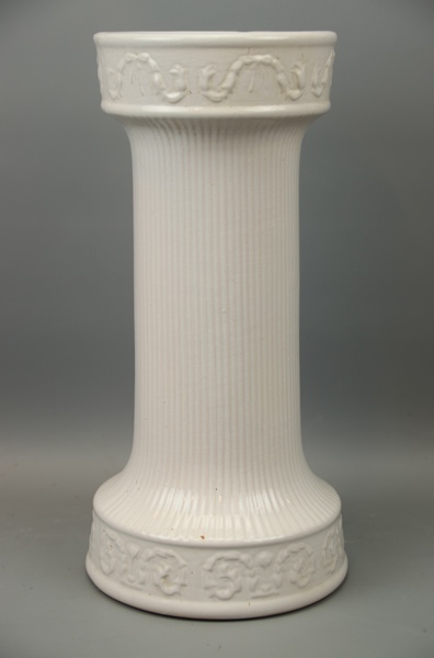 Piedestal, keramik.
