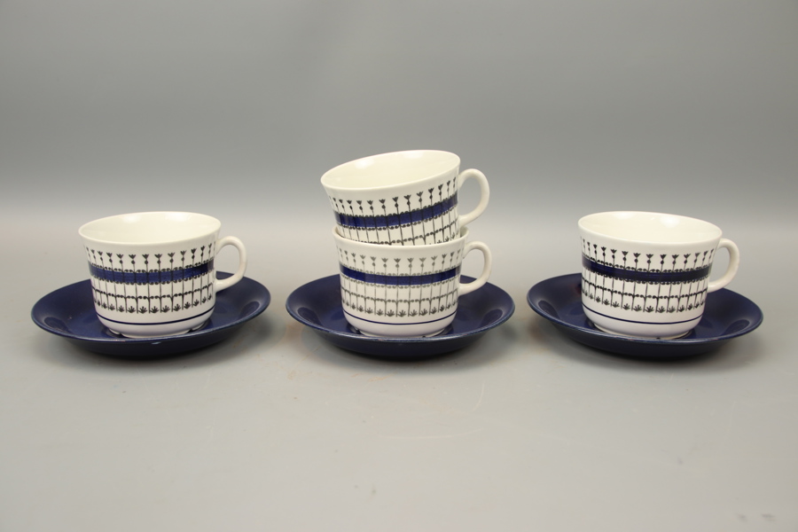 Berit Ternell, tekoppar, med fat, 3 delar, samt en extra kopp, porslin, "Smide", Upsala Ekeby.