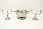 Ljusstakar, ett par, och skål, tenn, 1933, Nordiska Juvelaktiebolaget och Lundin & Lindberg.