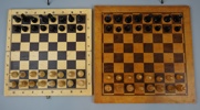 Schackspel, 2 st kompletta, trä, samt 2 st böcker om schack.