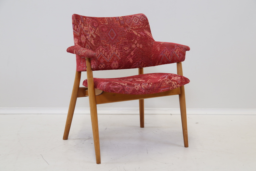 Karl-Erik Ekselius, karmstol, trä/textil.