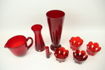 Rött glas, 8 delar, bl.a Reijmyre och Royal Crown.