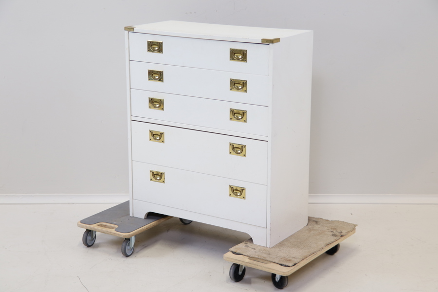 Byrå, 5 lådor, trä, beslag i mässing, 1900-tal.