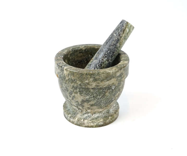 Mortel med stöt, kolmårdsmarmor.