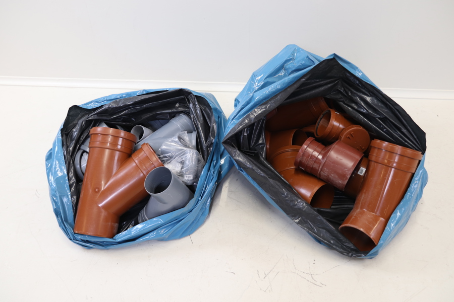 Avloppsdelar, ett parti, plast.