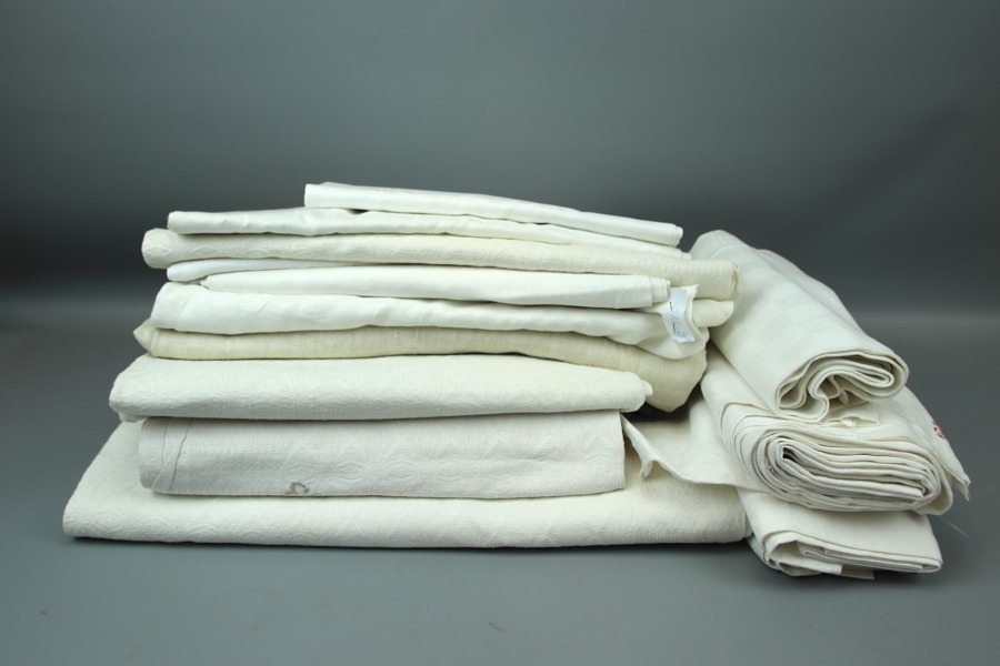 Linnedukar m.m, ett parti.