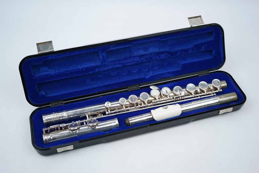 Tvärflöjt med fodral, Noblet Paris.