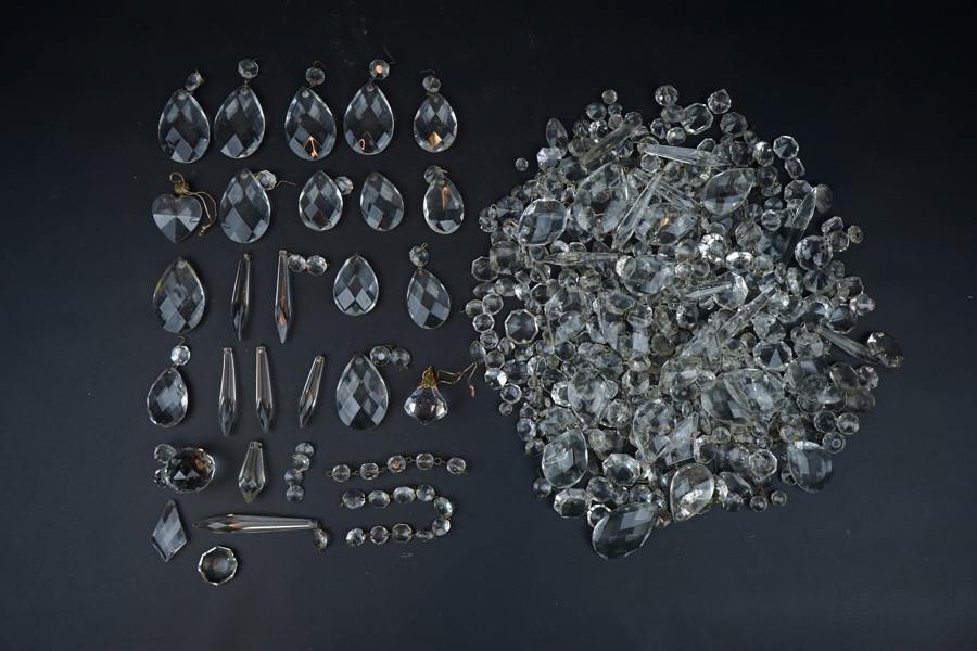 Prismor, ett parti, glas.