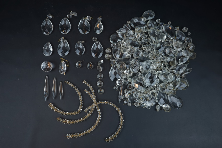 Prismor, ett parti, glas.