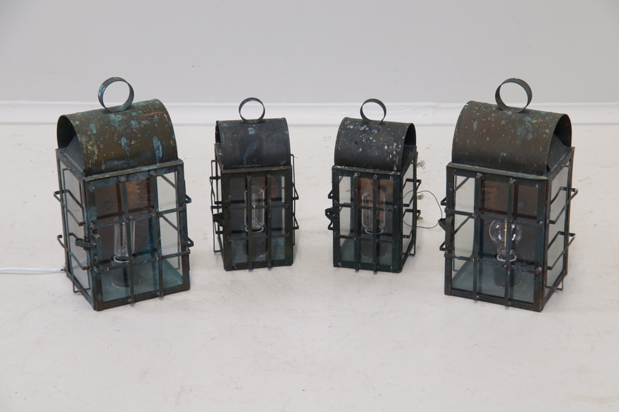 Vägglyktor, 4 st, koppar/glas.