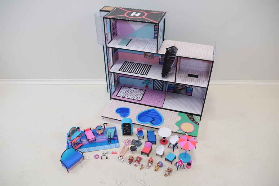 Dockhus samt tillbehör, plast/trä, LOL Surprise.