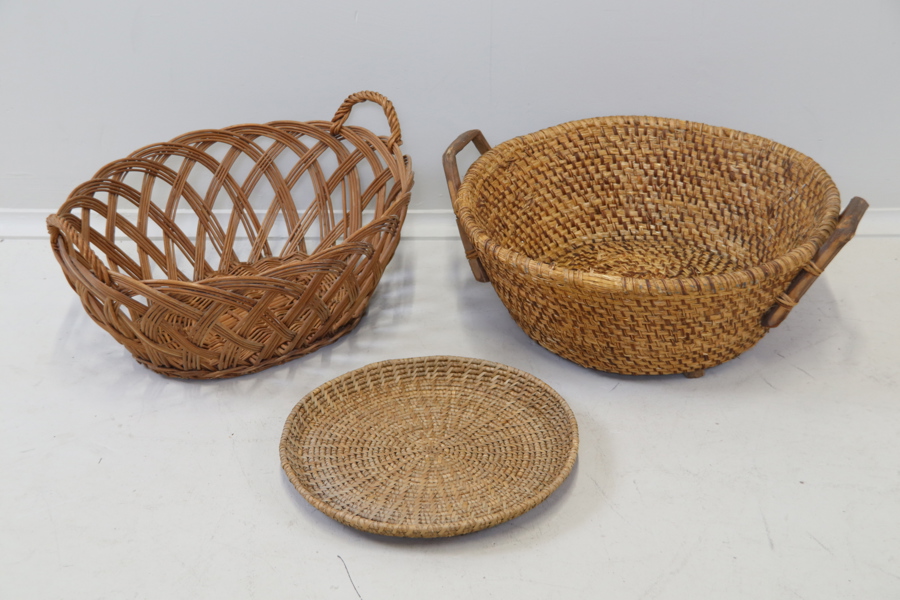 Korgar och fat, 3 delar, flätade.