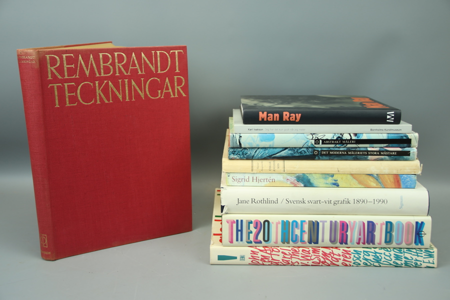 Konstböcker, 10 st, bl.a Sigrid Hjertén och Man Ray.