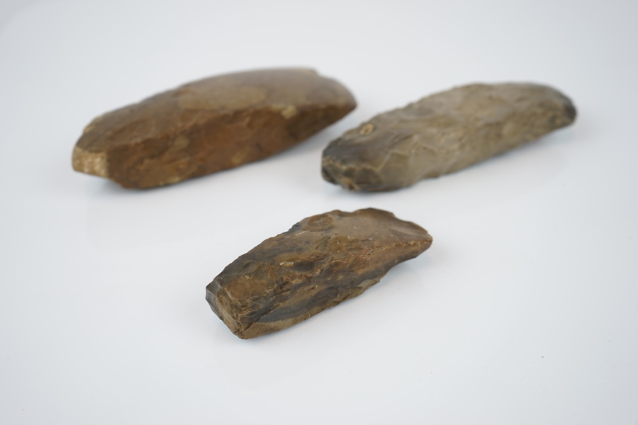 Flintyxor, 3 st, sannolikt neoliticum.