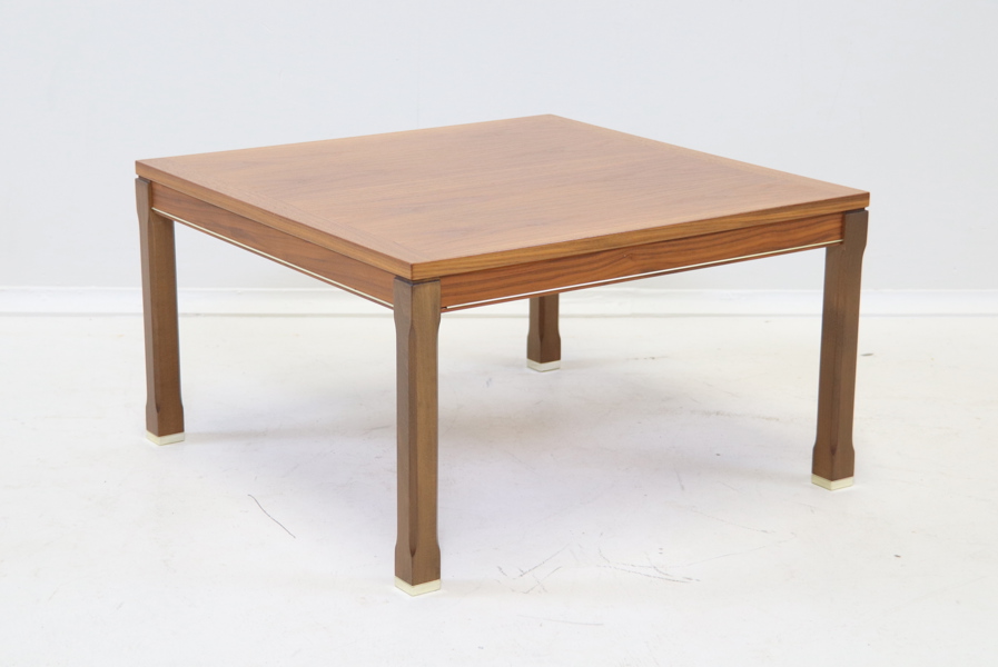 Soffbord, teak, detaljer i mässing, 1900-talets andra hälft.