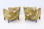 Fåtöljer, ett par, textil/trä. 1900-talets första hälft.