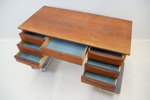 Skrivbord, 7 lådor, teak, 1900-talets andra hälft.