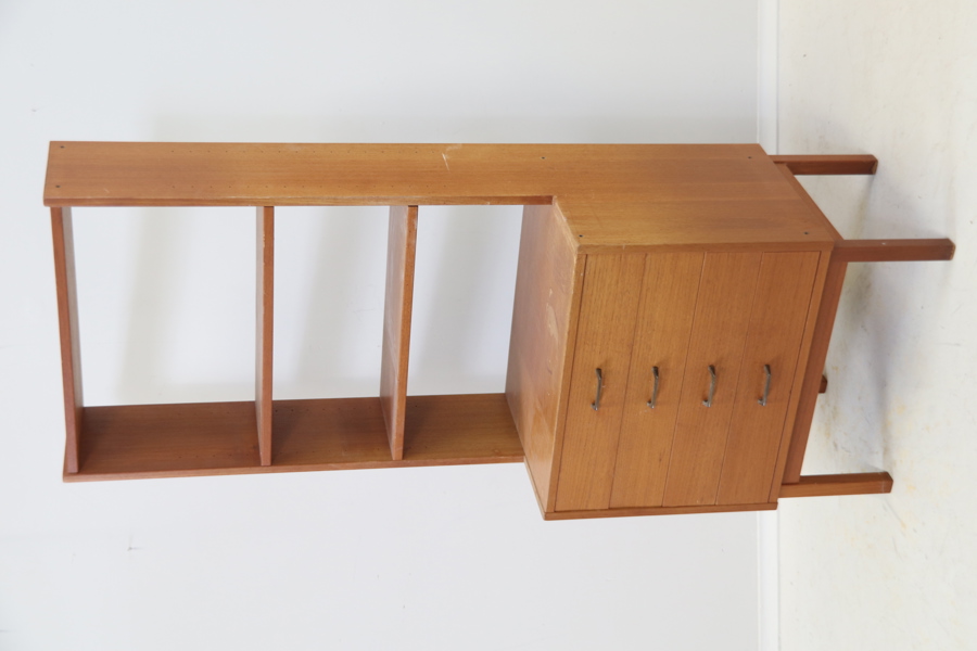 Bokhylla, 4 lådor, teak, 1900-talets andra hälft.