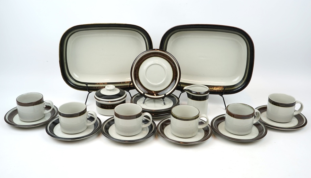 Anja Jaatinen-Winquist, kaffeservisdelar, 14 st, stengods, ''Karelia'', Arabia, Finland.