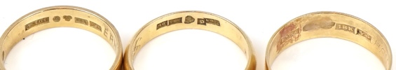 Ringar, 3 st, förlovnings/vigsel/alliansring, guld 18k.