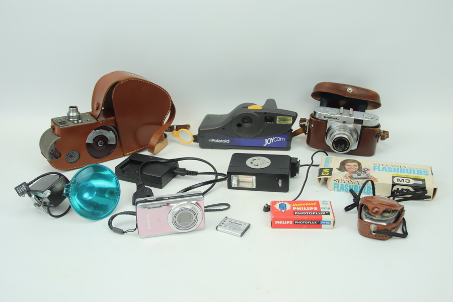 Kameror m.m, ett parti, bl.a Olympus mju: 7040.