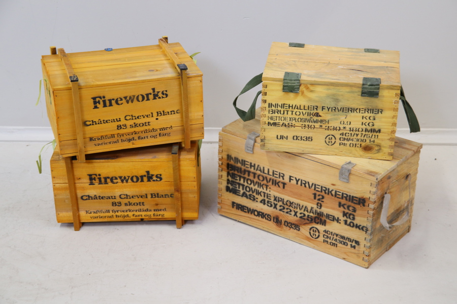 Fyrverkerilådor, 4 st, trä.