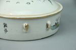 Terrin med lock, porslin, Kina, 1900-tal.