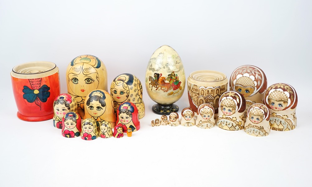 Matryoshka och ägg, 3 delar, trä.