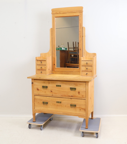 Byrå med spegel, 7 lådor, avlutad furu.