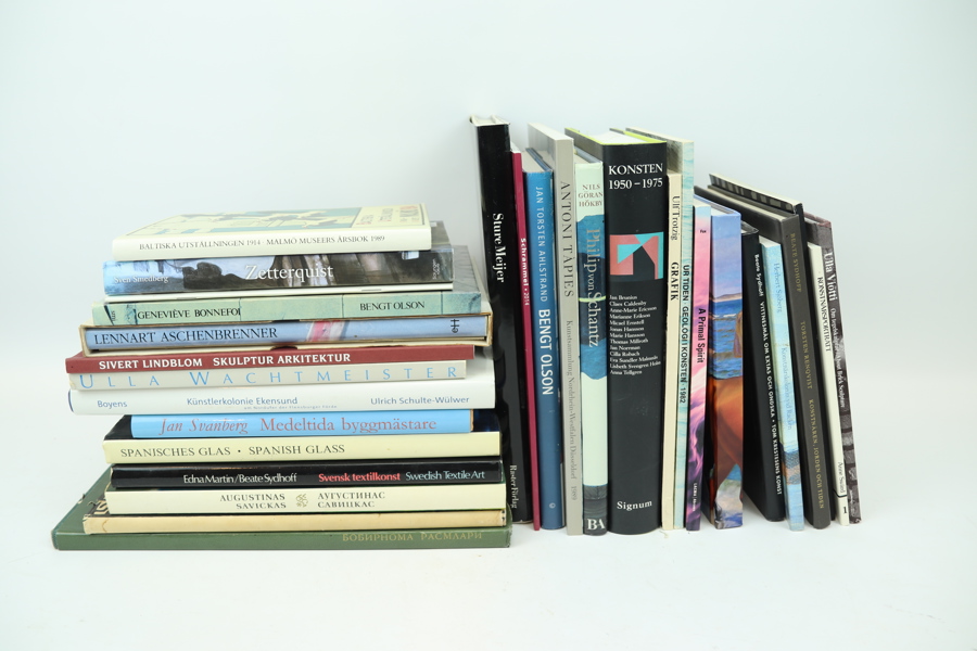 Böcker, 30 st, bl.a om konst.