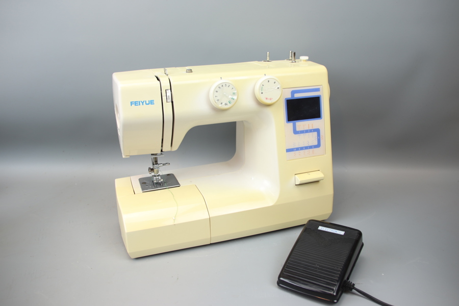 Symaskin, FEIYUE FY2200LCD.