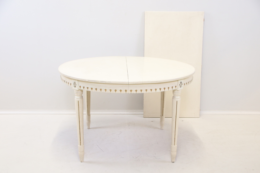 Matbord, trä, gustaviansk stil, 1900-tal.