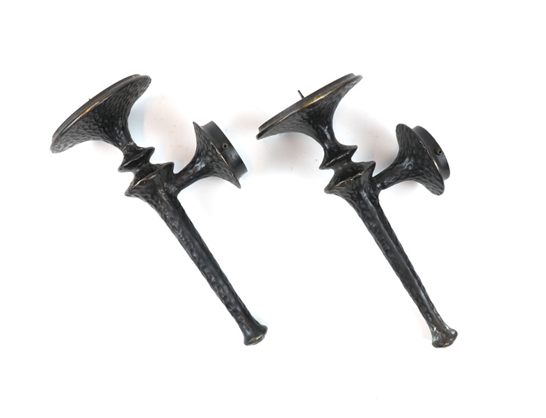 Ljushållare till vägg, ett par, metall.