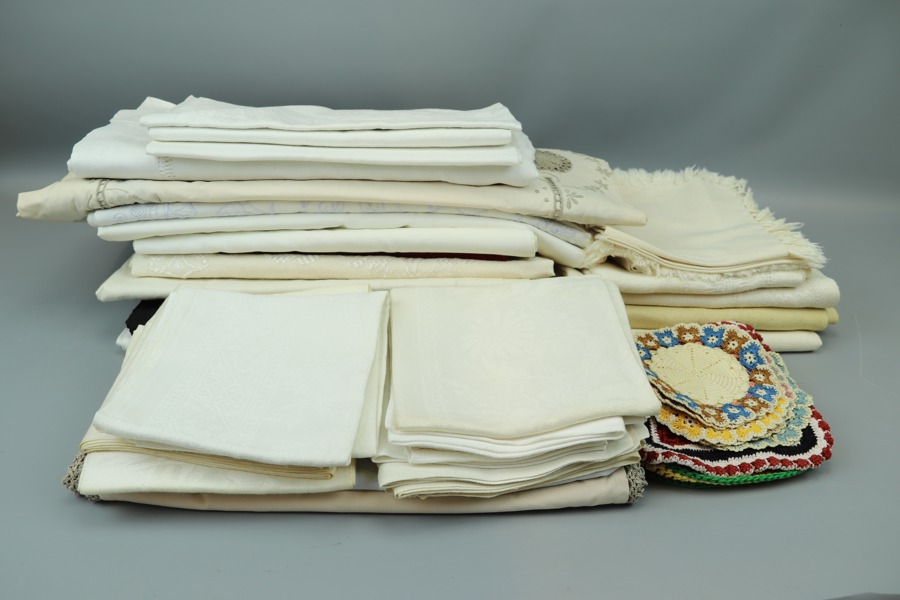 Dukar m.m., ett parti.