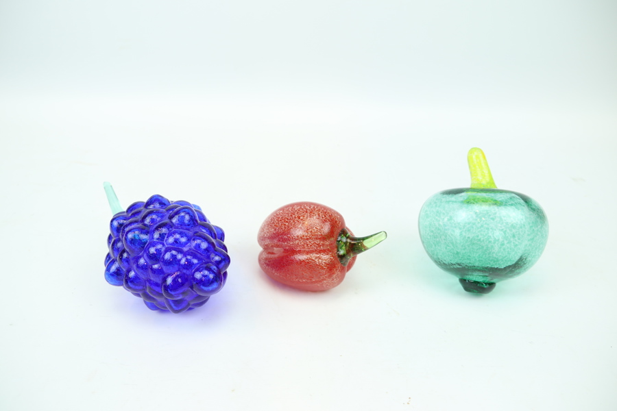 Gunnel Sahlin, glasfrukter, 3 st, Kosta Boda.