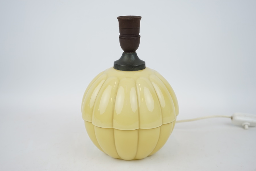 Bordslampa, glas, 1900-tal.