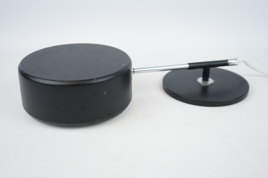 Bokhyllelampa, metall, 2 ljuspunkter, Atelje Lyktan, Åhus.