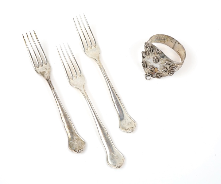 Gafflar och servettring, 4 delar, silver.