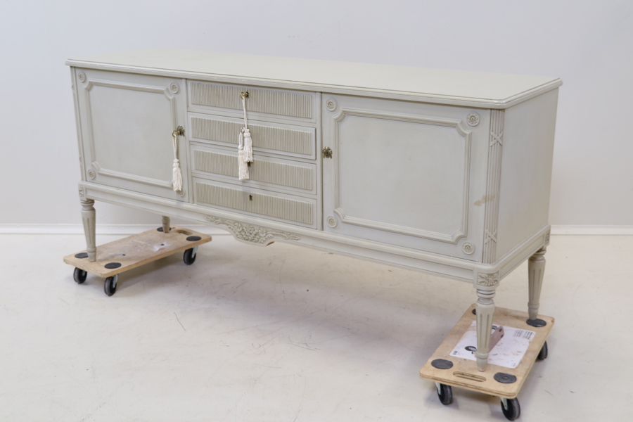 Sideboard, 4 lådor och 2 skåp, trä, gustaviansk stil, 1900-tal.