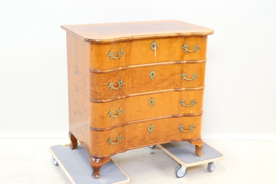 Byrå, 4 lådor, björk, barockstil, 1900-tal.