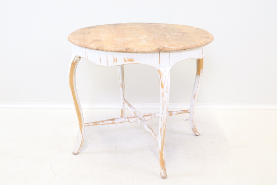 Bord, runt, rokokostil, 1900-tal.