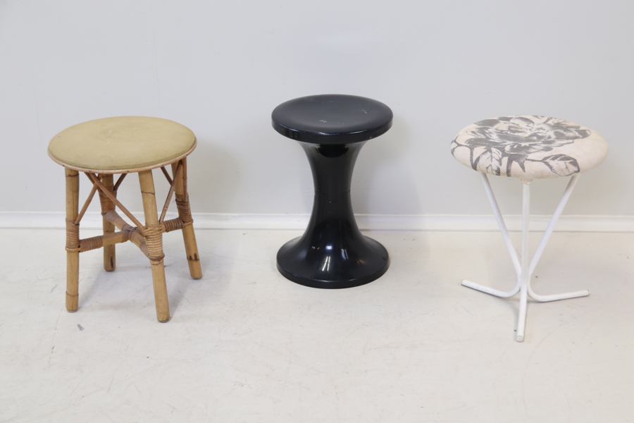 Pallar, 3 st, trä/metall/plast/textil.