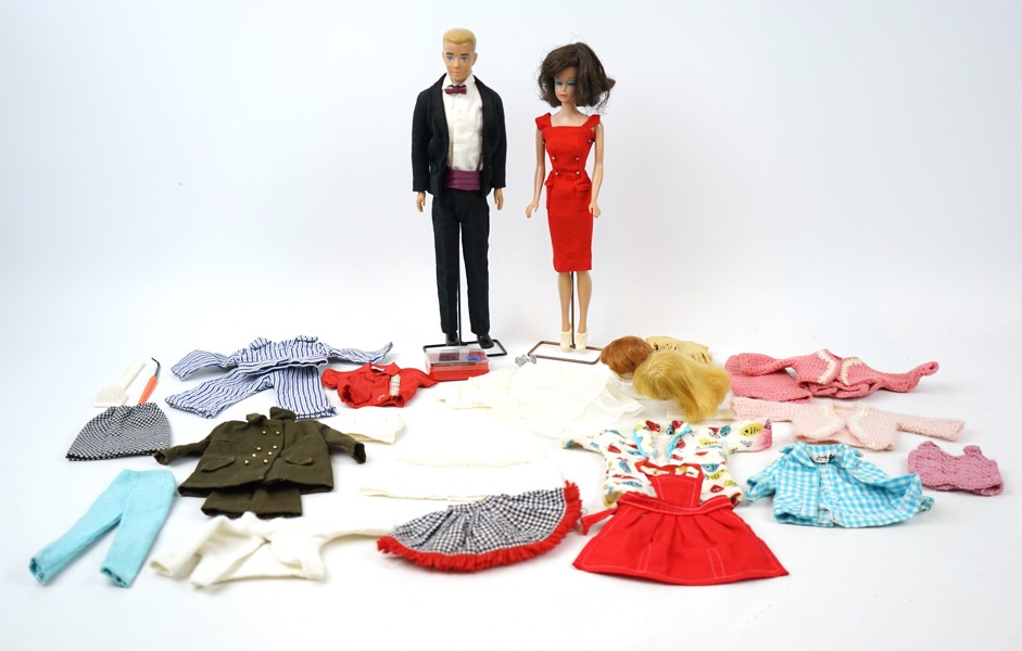 Barbiedockor 2 st, med kläder, ett parti, ''Ken'' och ''Midge'',   1960-62, Mattel.