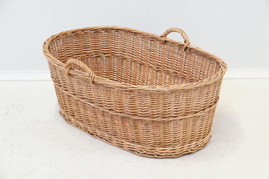 Mangelkorg, flätad.