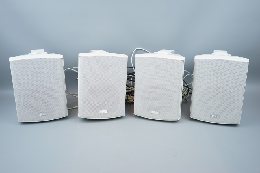 Högtalare, 4 st, APart, SDQ5P, samt kablar.